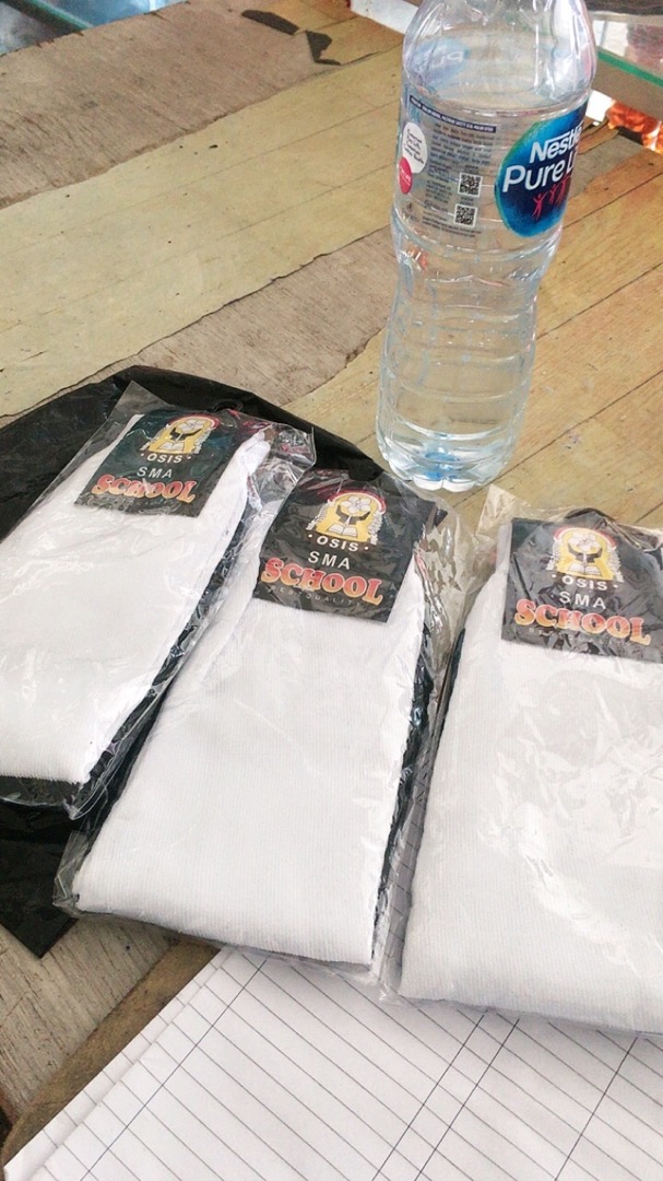 Kaos Kaki Sekolah SD SMP SMA Lembut Nyaman - Foto ulasan pembeli
