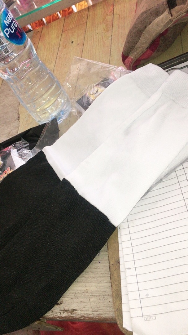 Kaos Kaki Sekolah SD SMP SMA Lembut Nyaman - Foto ulasan pembeli
