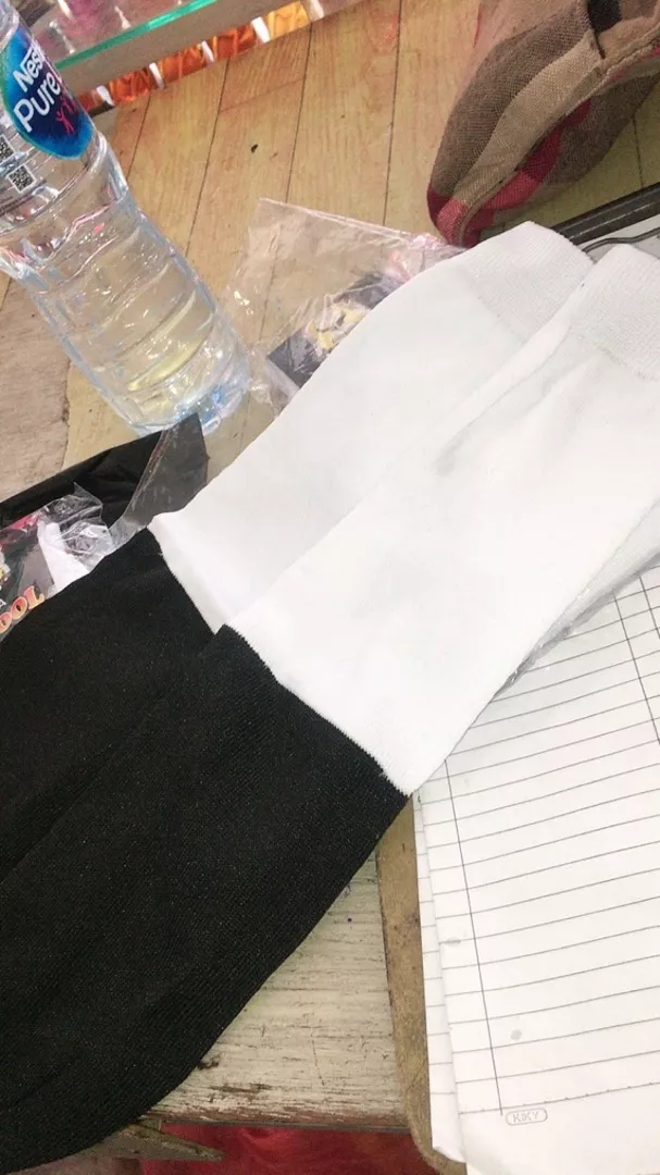 Kaos Kaki Sekolah SD SMP SMA Lembut Nyaman - Foto ulasan pembeli