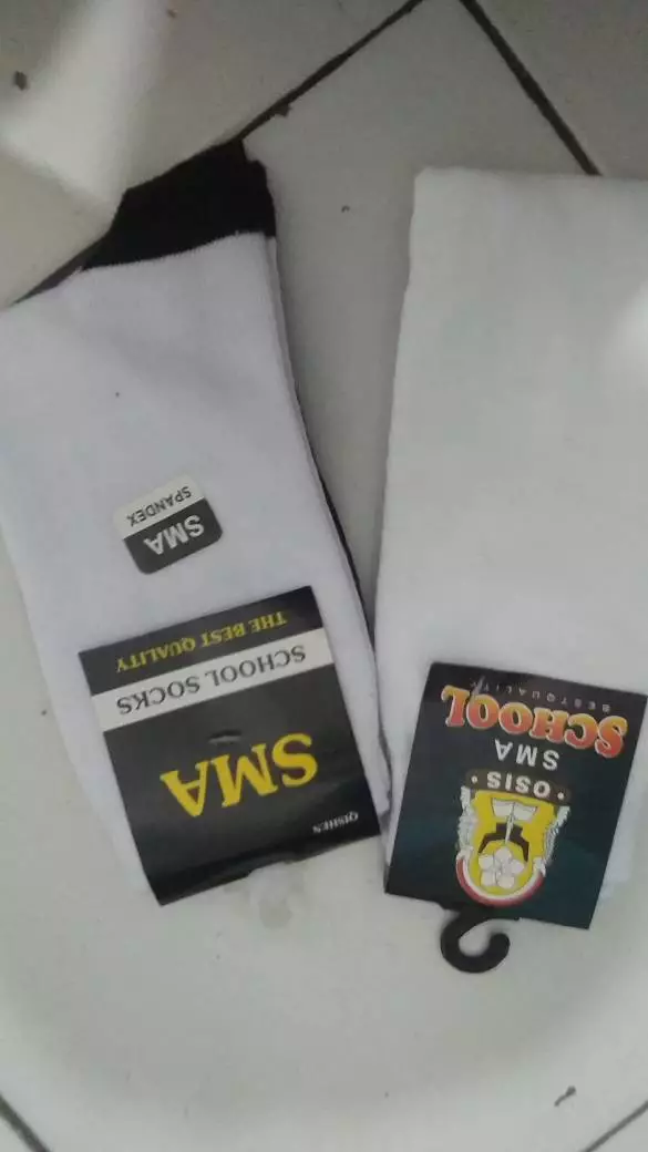 Kaos Kaki Sekolah SD SMP SMA Lembut Nyaman - Foto ulasan pembeli