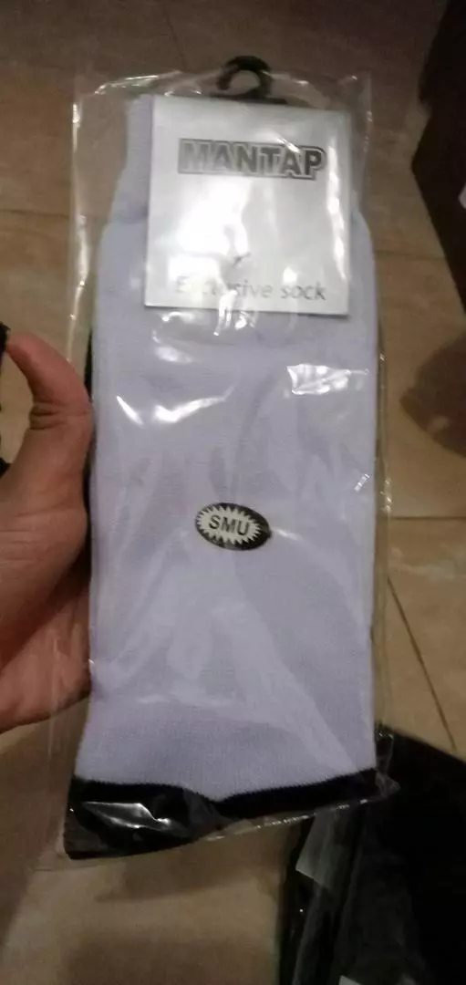 Kaos Kaki Sekolah SD SMP SMA Lembut Nyaman - Foto ulasan pembeli