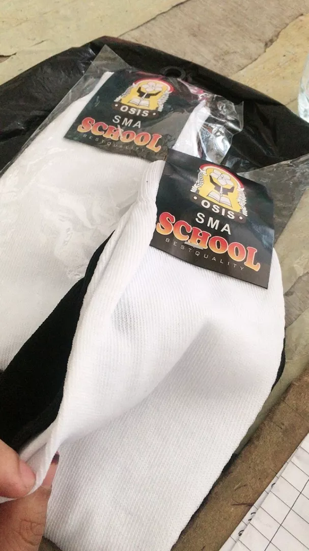 Kaos Kaki Sekolah SD SMP SMA Lembut Nyaman - Foto ulasan pembeli