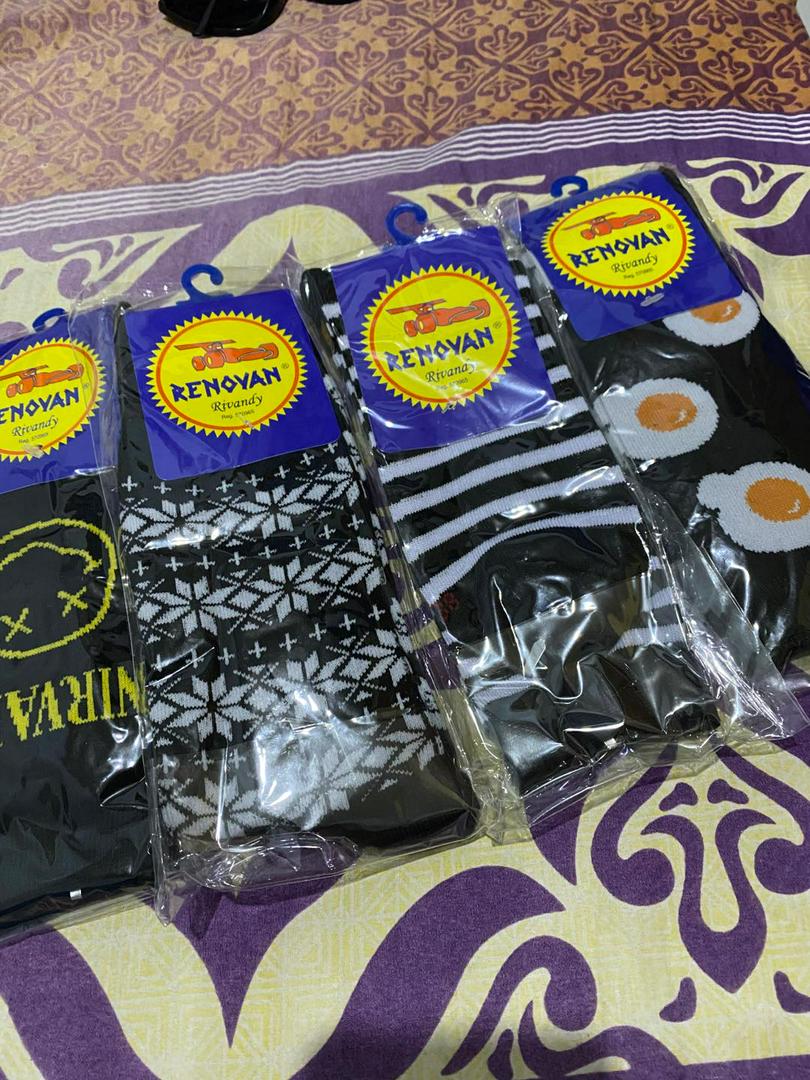 Kaos kaki skate motif donat catur england pisang ayam dll - foto 5 dari 10, thedoctor30