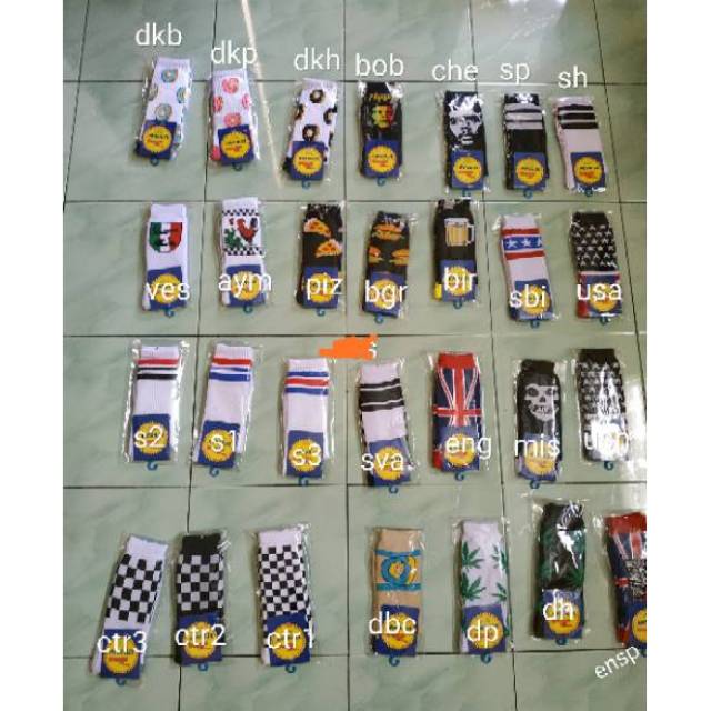 Kaos kaki skate motif donat catur england pisang ayam dll