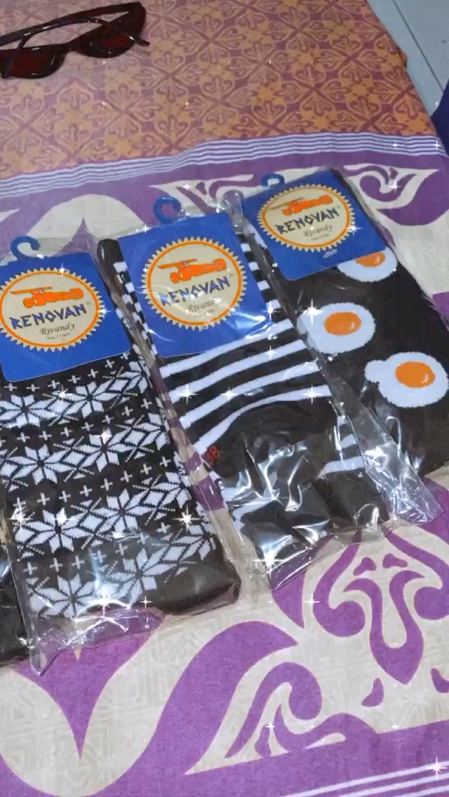 Kaos kaki skate motif donat catur england pisang ayam dll - Foto ulasan pembeli