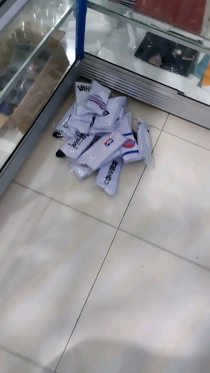 kaos kaki skate oldschool / Kaos kaki kekinian - Foto ulasan pembeli
