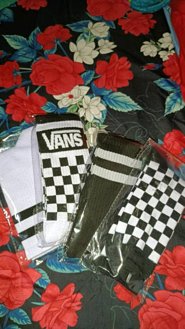 kaos kaki skate oldschool / Kaos kaki kekinian - Foto ulasan pembeli