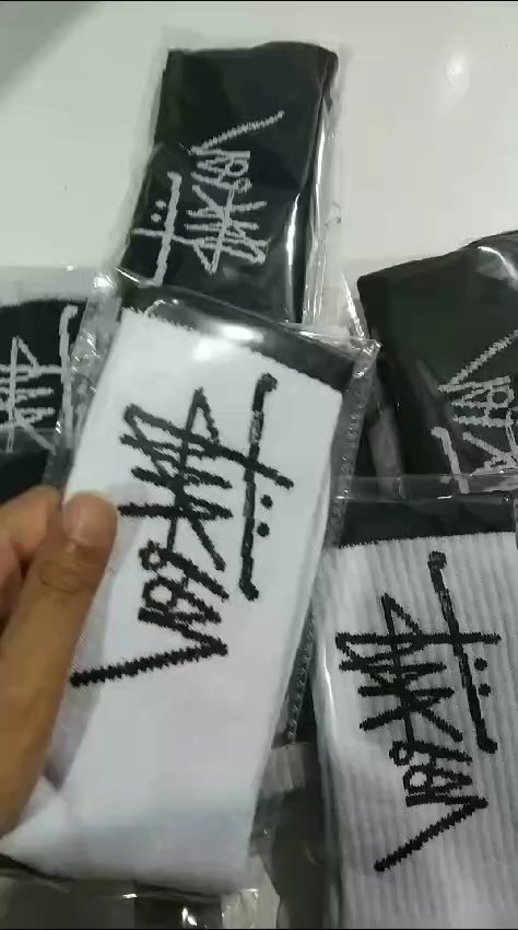 Kaos Kaki Sport Pendek Motif Oldschool Pria Wanita - Foto ulasan pembeli