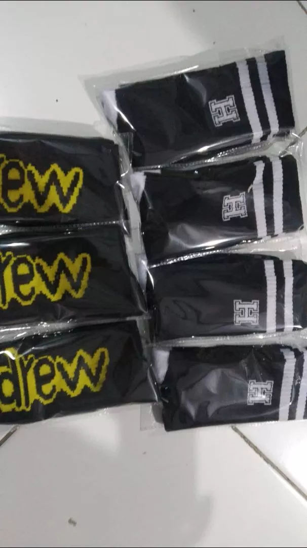 Kaos Kaki Sport Pendek Motif Oldschool Pria Wanita - Foto ulasan pembeli