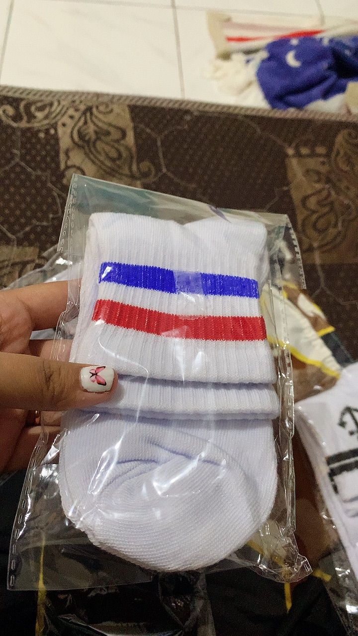Kaos Kaki Sport Pendek Motif Oldschool Pria Wanita - Foto ulasan pembeli