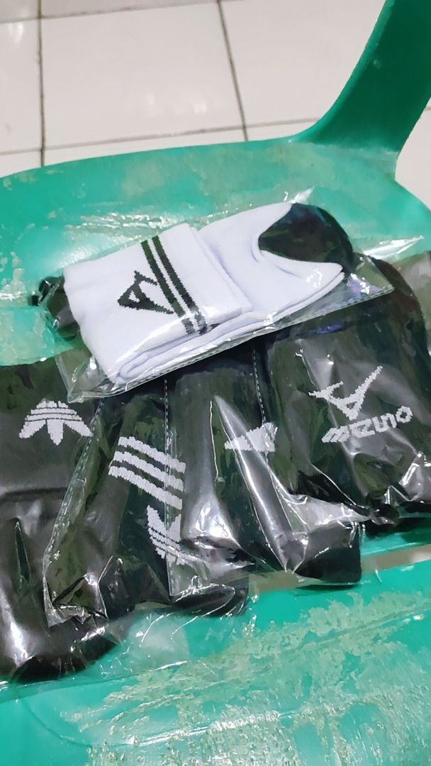 Kaos Kaki Sport Pendek Motif Oldschool Pria Wanita - Foto ulasan pembeli