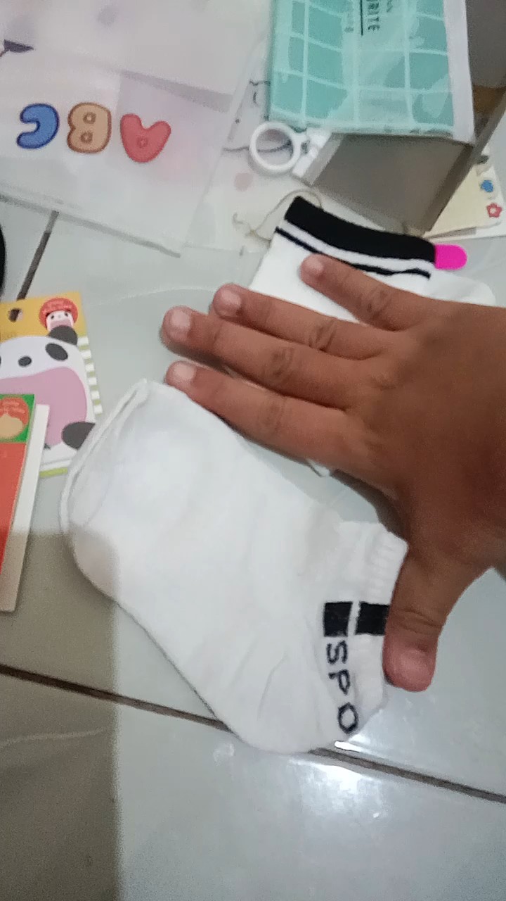Kaos Kaki Unisex Sport Garis Breathable Spandek - Foto ulasan pembeli