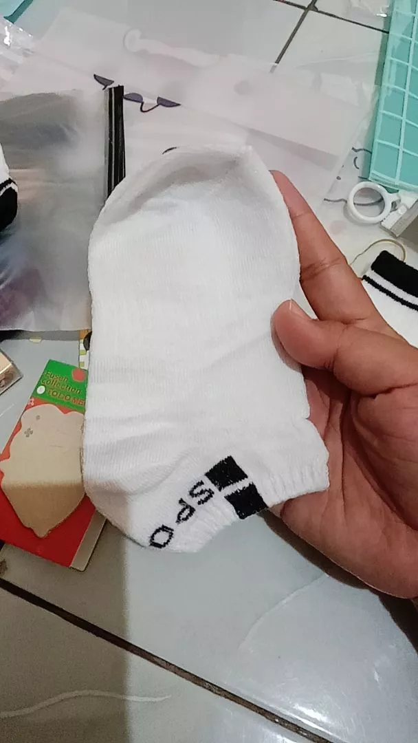 Kaos Kaki Unisex Sport Garis Breathable Spandek - Foto ulasan pembeli