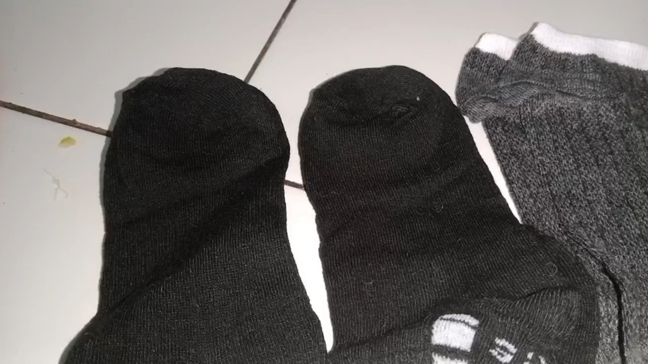Kaos Kaki Unisex Sport Garis Breathable Spandek - Foto ulasan pembeli