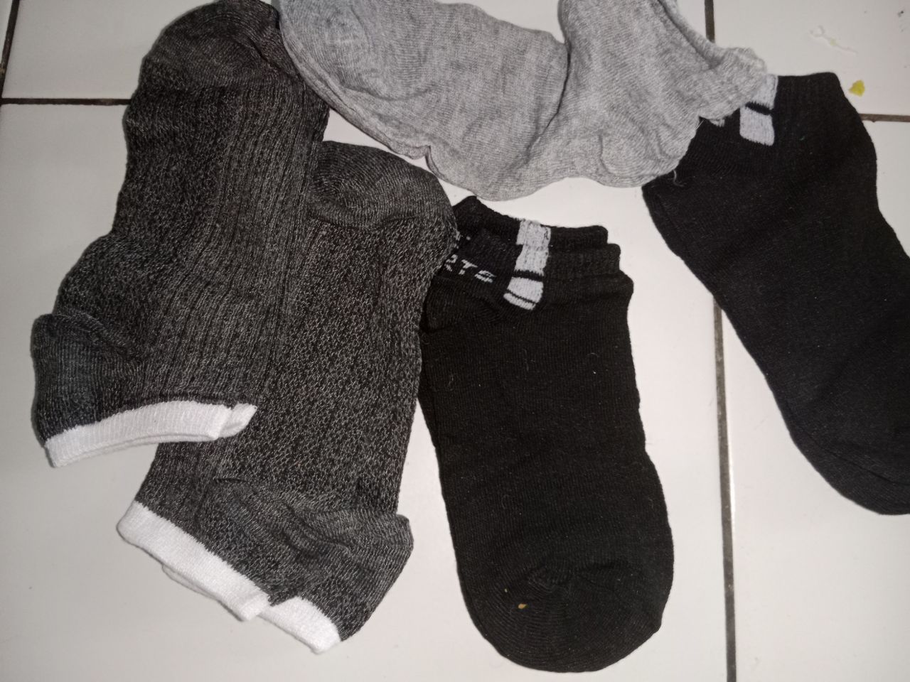 Kaos Kaki Unisex Sport Garis Breathable Spandek - Foto ulasan pembeli