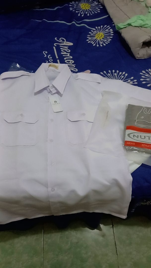 Foto ulasan pembeli yuyunboo, varian Putih,L