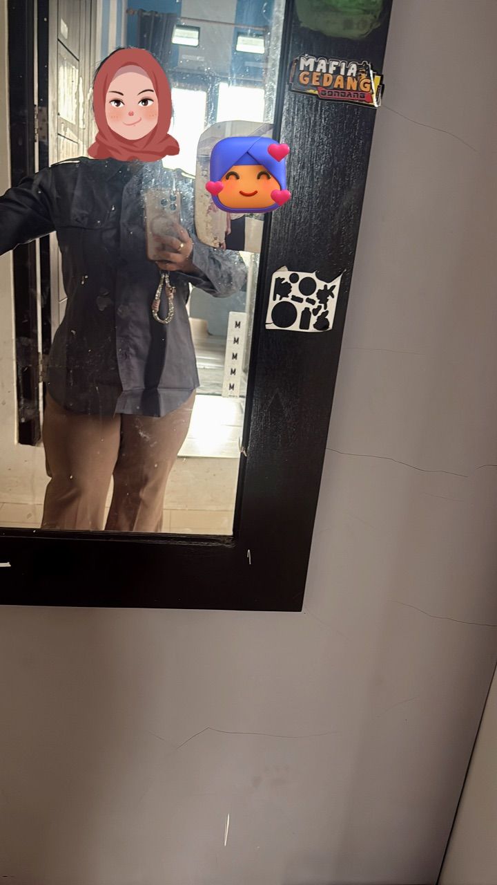 Foto ulasan pembeli w*****i, varian Abu Tua,M, Merah Marun,M