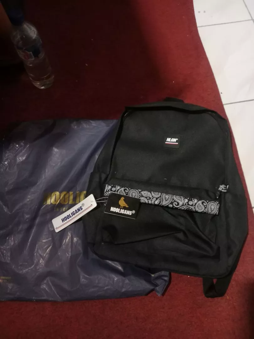 HOOLIGANS Bag Gullit Tape Paisley Black - Foto ulasan pembeli
