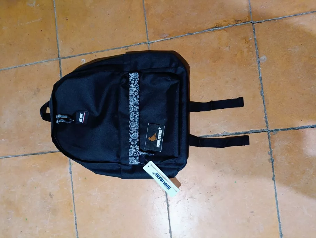 HOOLIGANS Bag Gullit Tape Paisley Black - Foto ulasan pembeli