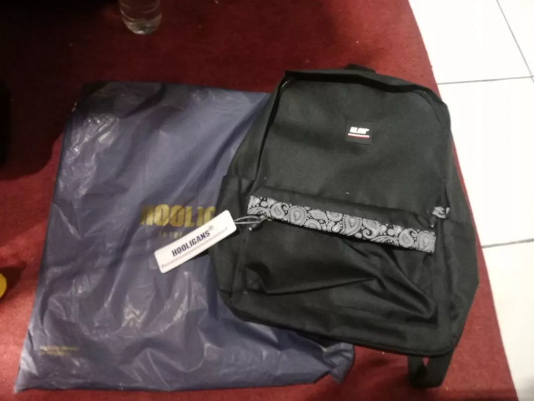 HOOLIGANS Bag Gullit Tape Paisley Black - Foto ulasan pembeli