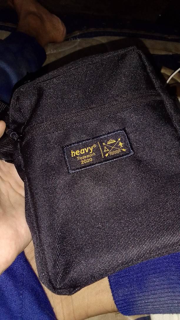 Heavy Slingbag Original - Tas Selempang Bahu Pria Sling Bag Mini Tas Pria Kasual Pouch - Foto ulasan pembeli