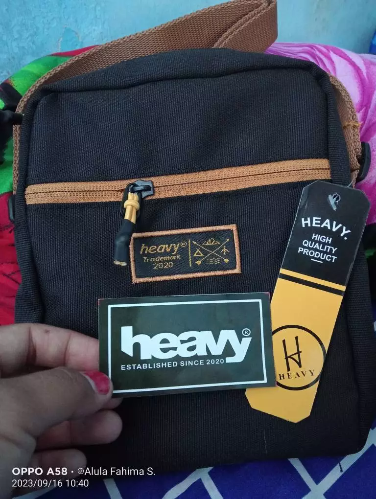 Heavy Slingbag Original - Tas Selempang Bahu Pria Sling Bag Mini Tas Pria Kasual Pouch - Foto ulasan pembeli