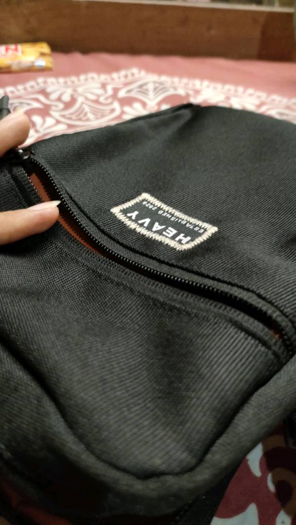 Heavy Slingbag Original - Tas Selempang Bahu Pria Sling Bag Mini Tas Pria Kasual Pouch - Foto ulasan pembeli