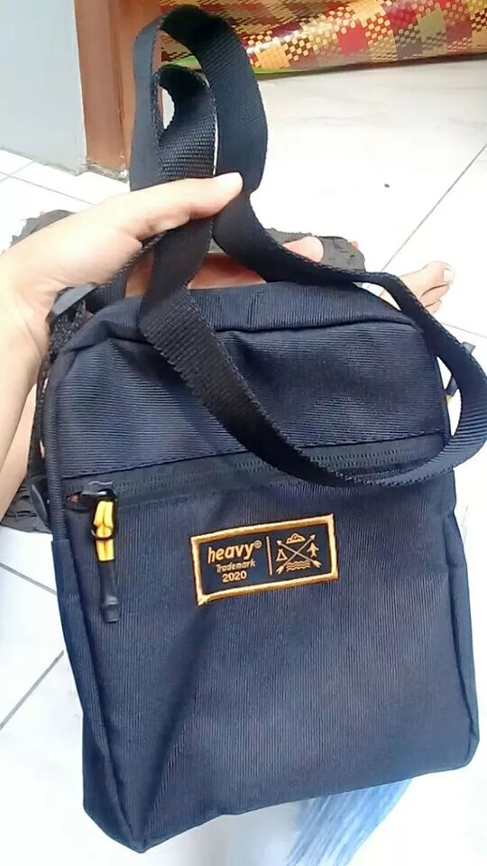 Heavy Slingbag Original - Tas Selempang Bahu Pria Sling Bag Mini Tas Pria Kasual Pouch - Foto ulasan pembeli