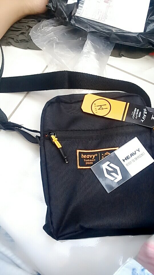 Heavy Slingbag Original - Tas Selempang Bahu Pria Sling Bag Mini Tas Pria Kasual Pouch - Foto ulasan pembeli