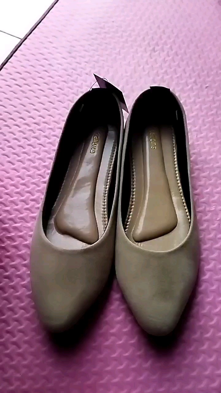 Foto ulasan pembeli i*****4, varian Beige,40