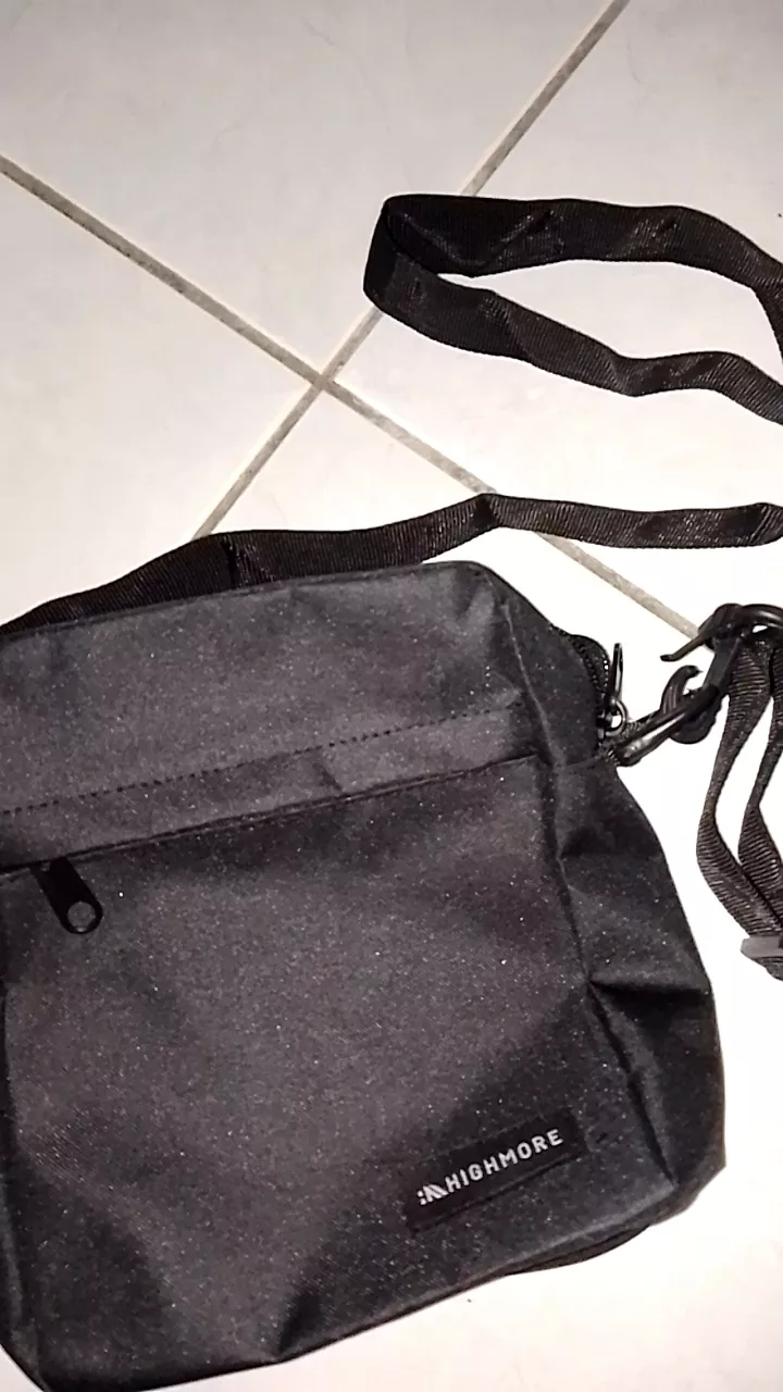 Highmore Slingbag Unisex Hitam Cordura Stylish - Foto ulasan pembeli
