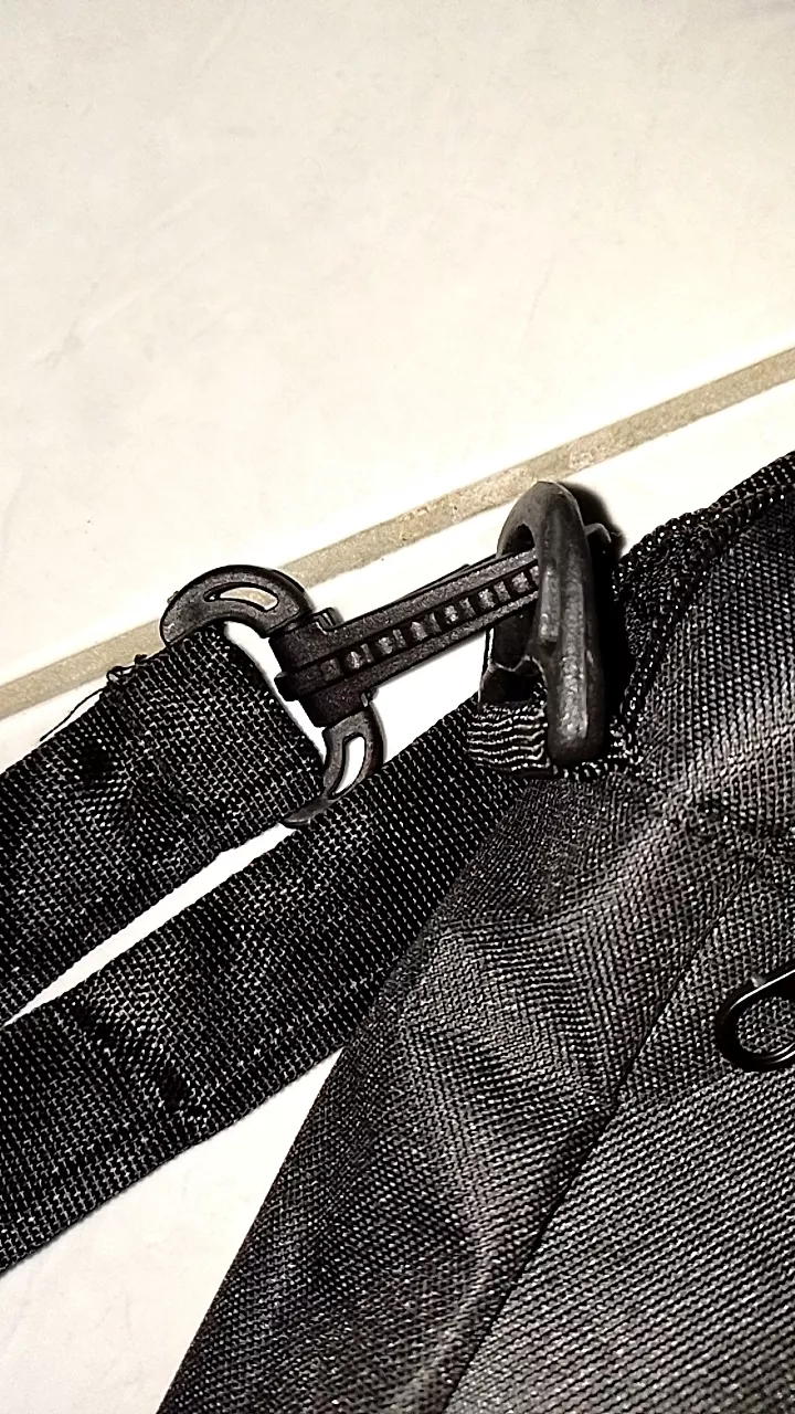 Highmore Slingbag Unisex Hitam Cordura Stylish - Foto ulasan pembeli