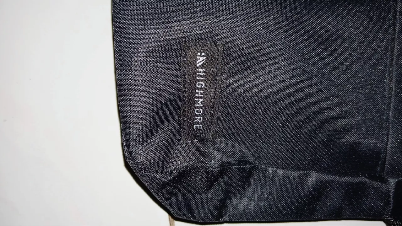 Highmore Slingbag Unisex Hitam Cordura Stylish - Foto ulasan pembeli