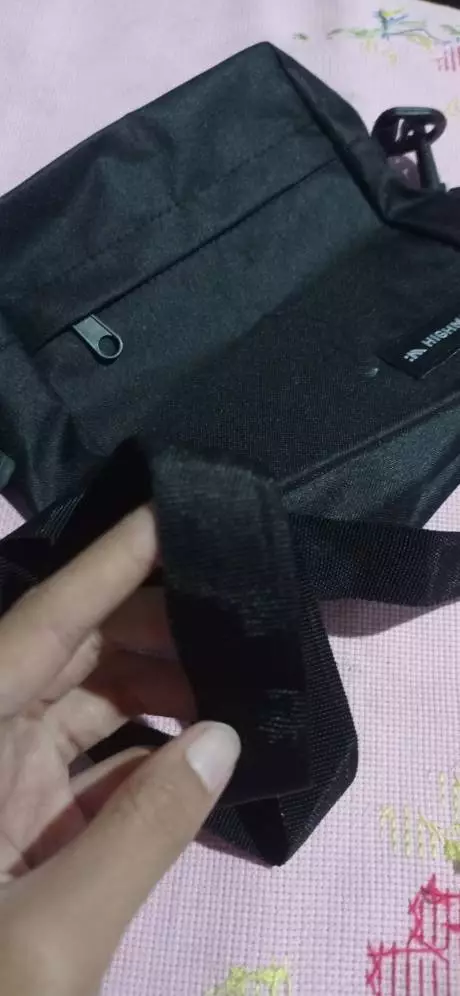 Highmore Slingbag Unisex Hitam Cordura Stylish - Foto ulasan pembeli