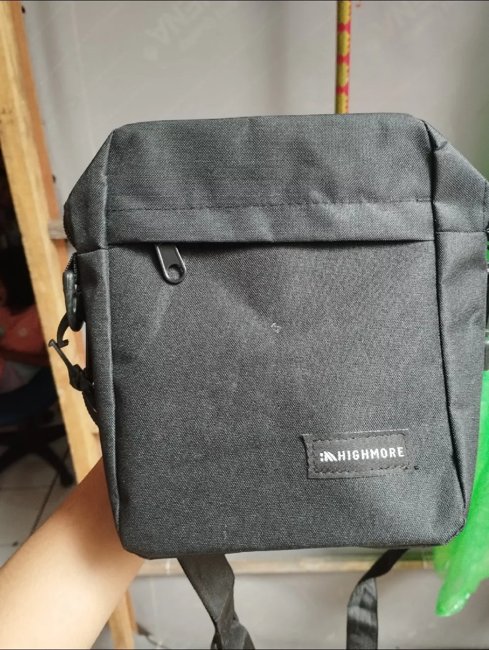 Highmore Slingbag Unisex Hitam Cordura Stylish - Foto ulasan pembeli