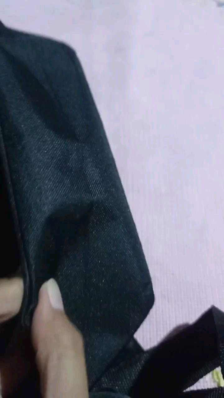 Highmore Slingbag Unisex Hitam Cordura Stylish - Foto ulasan pembeli