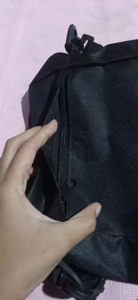 Highmore Slingbag Unisex Hitam Cordura Stylish - Foto ulasan pembeli