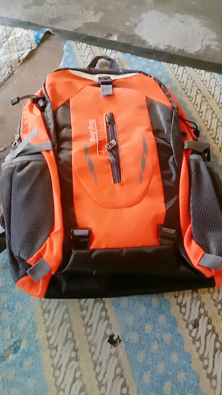 HIGHLAND Tas Ransel Pria Anti Air 36L Outdoor - Foto ulasan pembeli