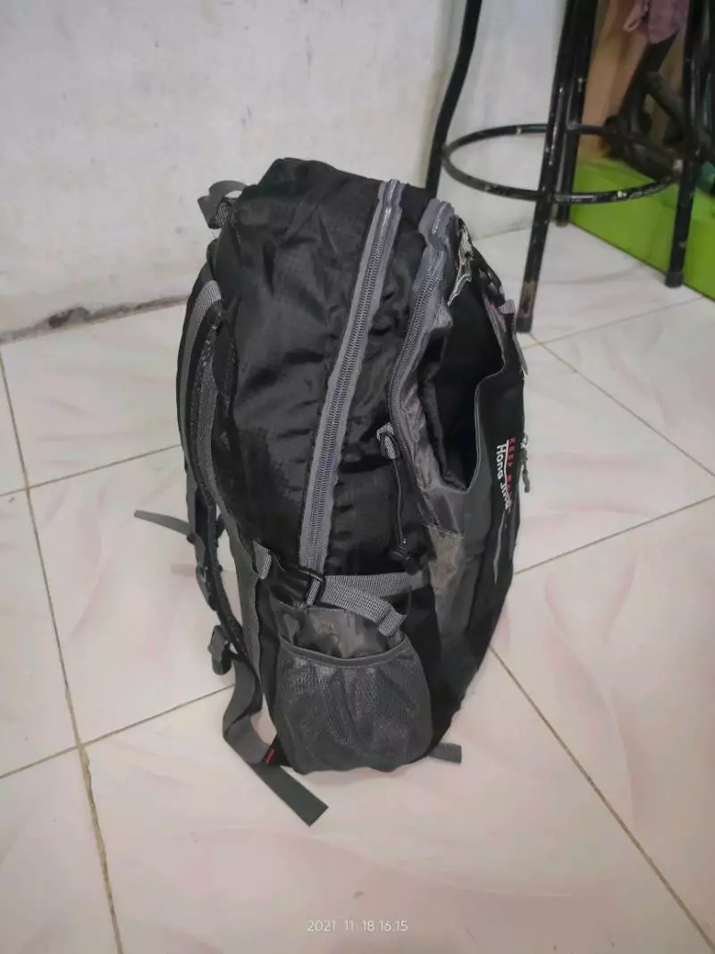 HIGHLAND Tas Ransel Pria Anti Air 36L Outdoor - Foto ulasan pembeli