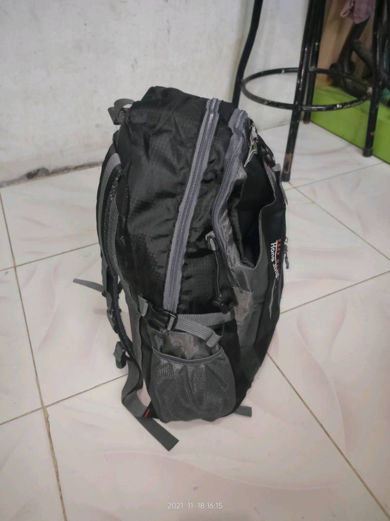 HIGHLAND Tas Ransel Pria Anti Air 36L Outdoor - Foto ulasan pembeli