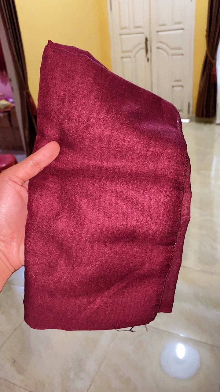 Foto ulasan pembeli thecaaprilia, varian Burgundy