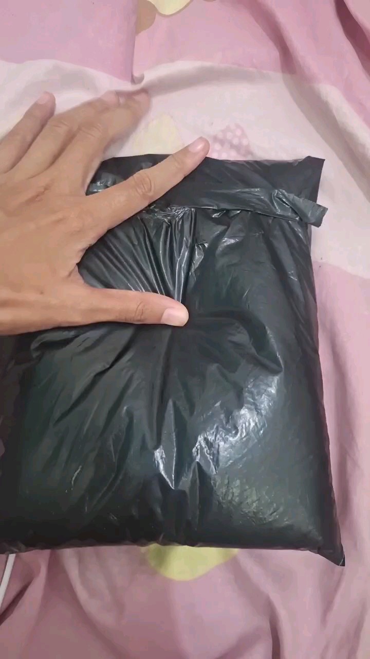 Foto ulasan pembeli ansoffia2805, varian Hitam, Coksu