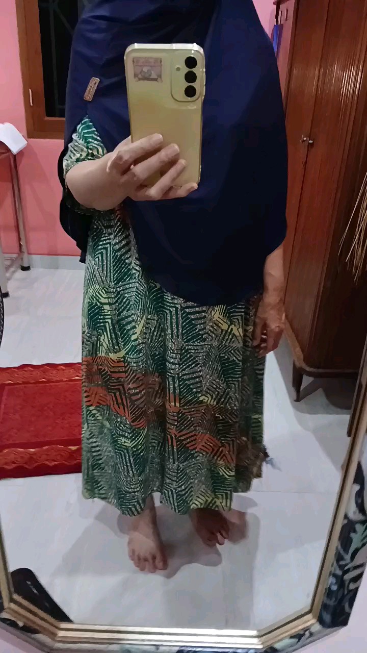 Foto ulasan pembeli d*****i, varian Putih,L, Navy,L