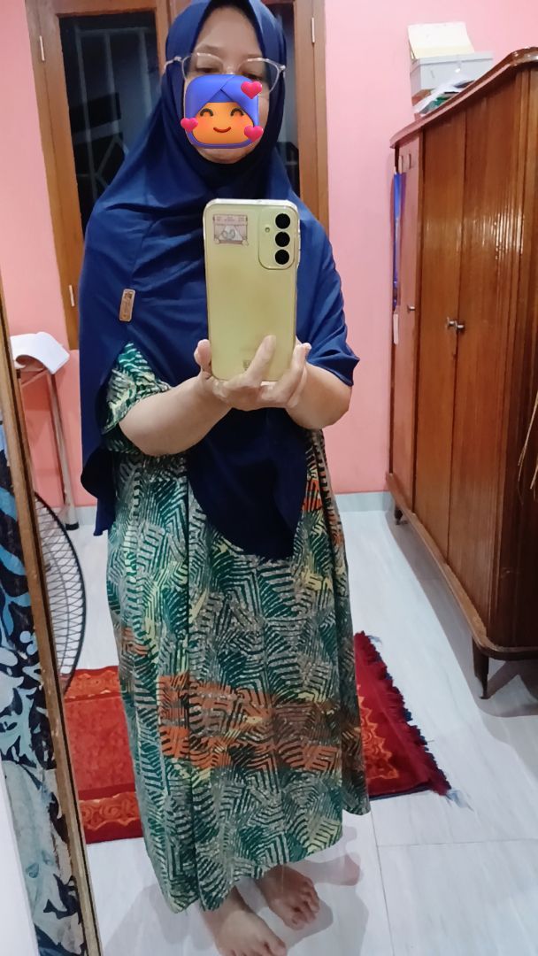 Foto ulasan pembeli d*****i, varian Putih,L, Navy,L