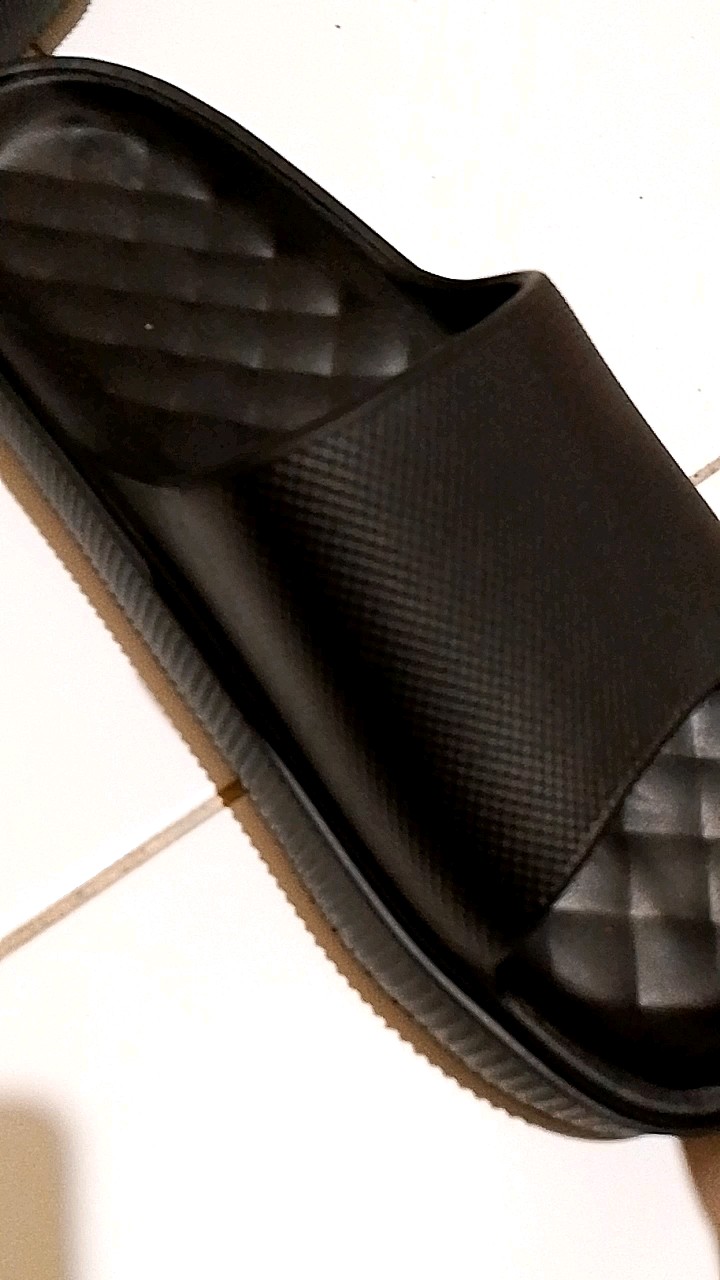 Foto ulasan pembeli rianuneta, varian Hitam,41/42