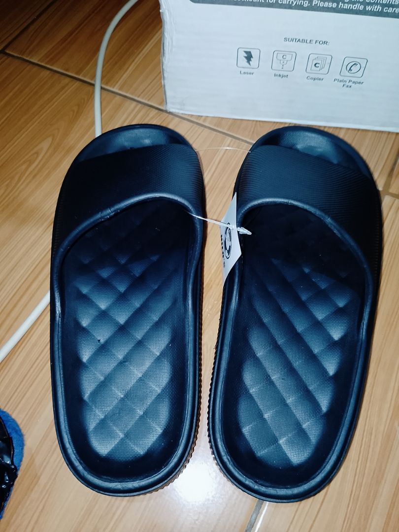 Foto ulasan pembeli g*****u, varian Hitam,41/42