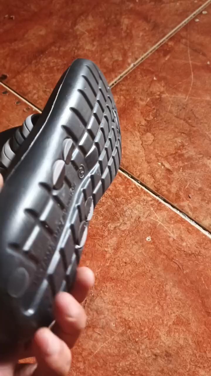 Foto ulasan pembeli solp4t, varian Hitam,44