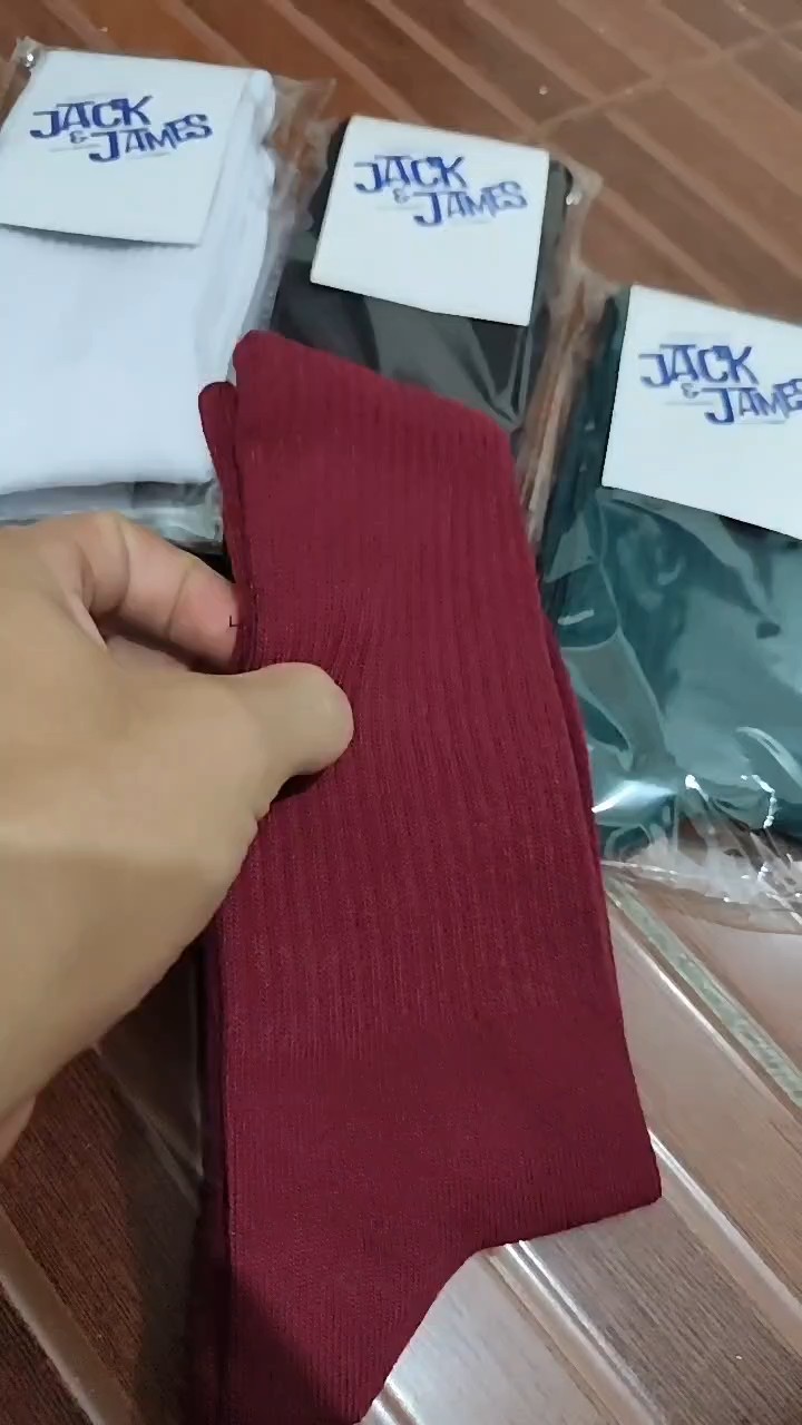 Foto ulasan pembeli select_store_official, varian Hijau Botol Polos, Maroon Polos, Putih Polos, ...