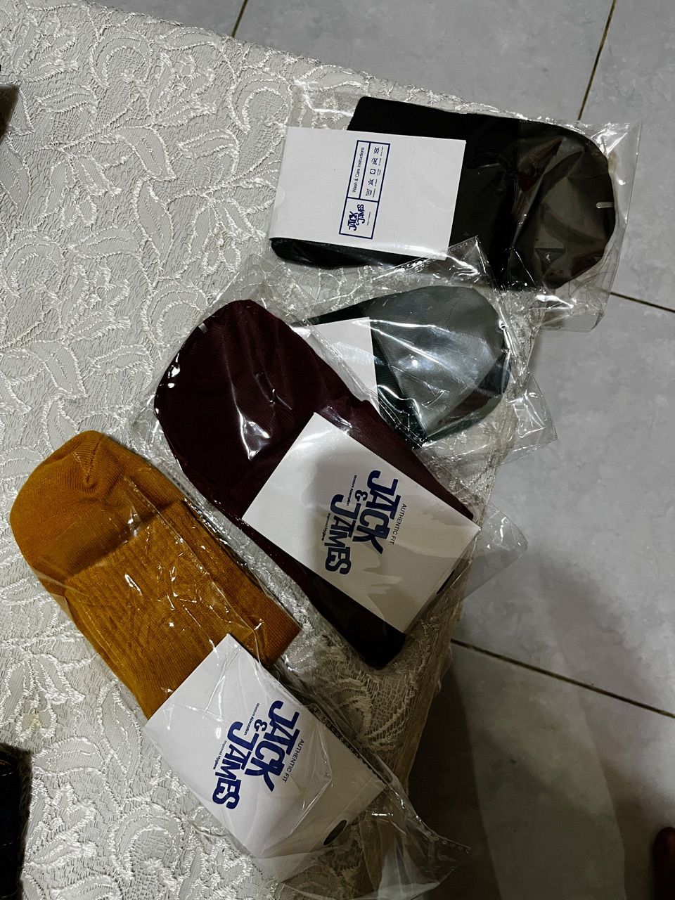 Foto ulasan pembeli agumgml, varian MK Mustard Polos, MK Maroon Polos, MK Hijau Botol Polos, ...