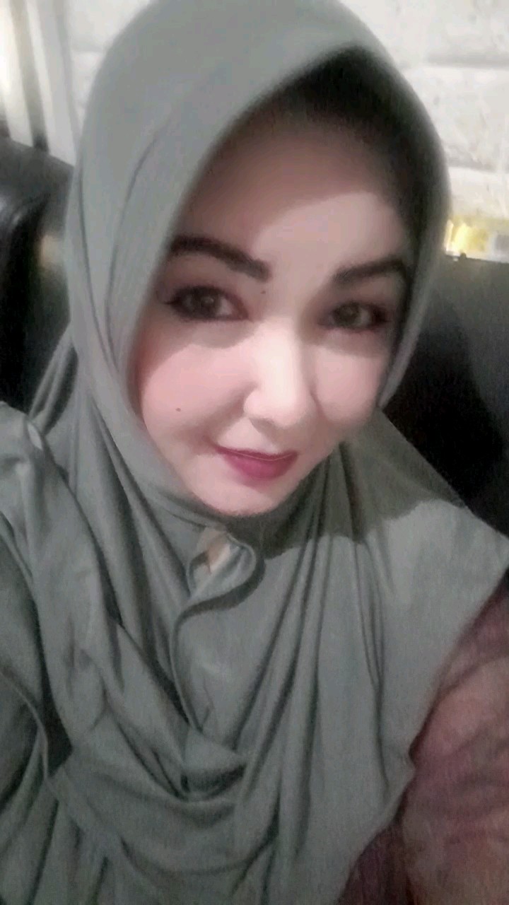 Foto ulasan pembeli g*****a, varian hijau mint, Hijau Army, Abu Tua